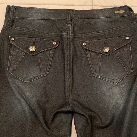 Like New - G by Guess - Flare Jean - Size 29 - Picture 5 of 6